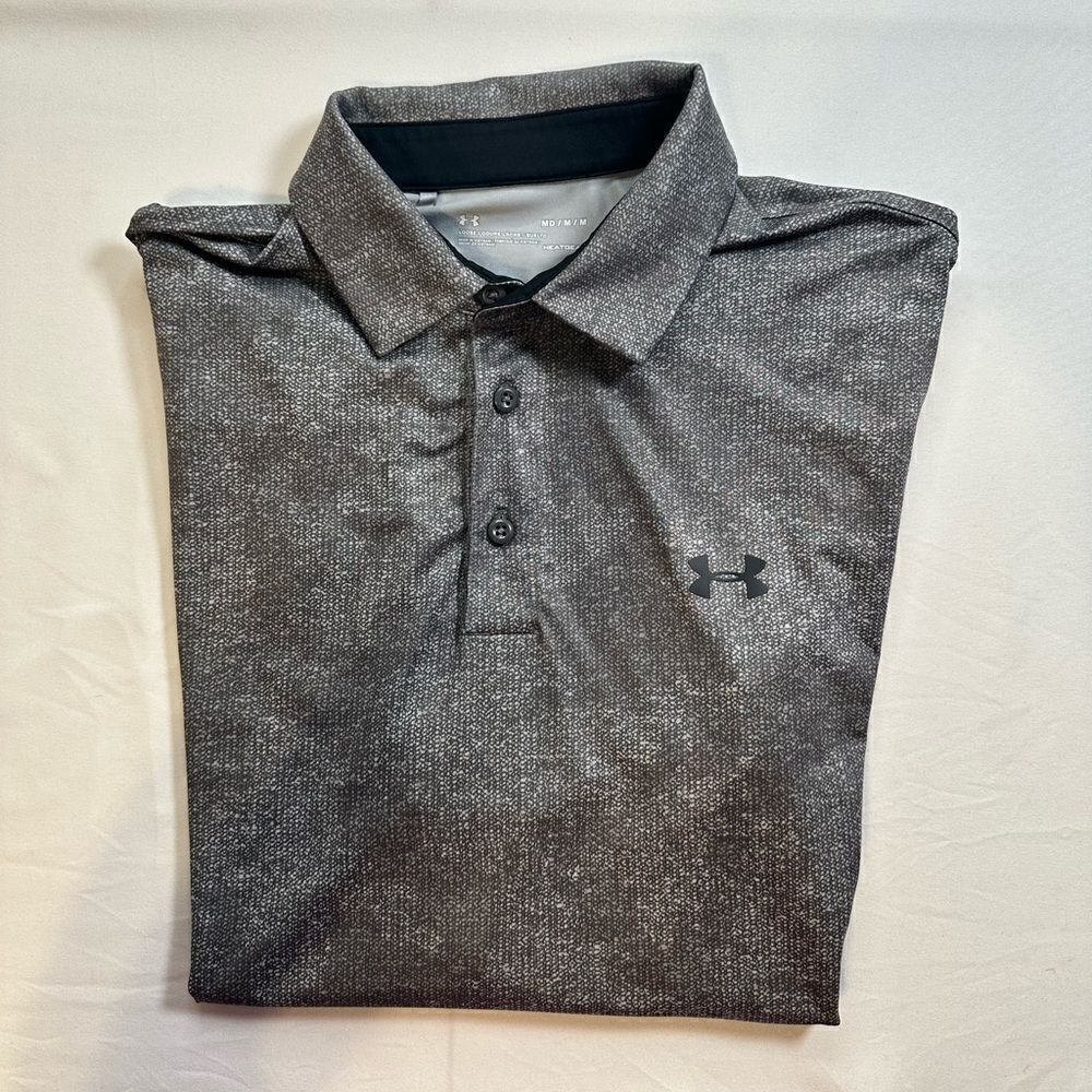 EUC Under Armour UA Men’s Loose Fit Heat Gear Polo Black Heather - Size Medium - Picture 6 of 7
